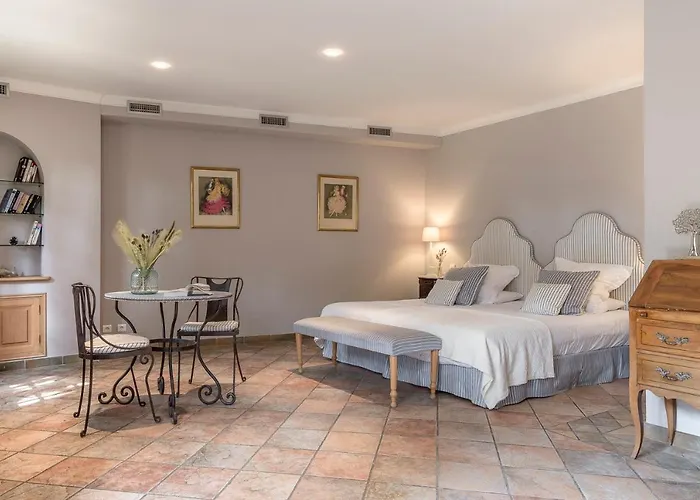 Hotel La Magnaneraie 4*